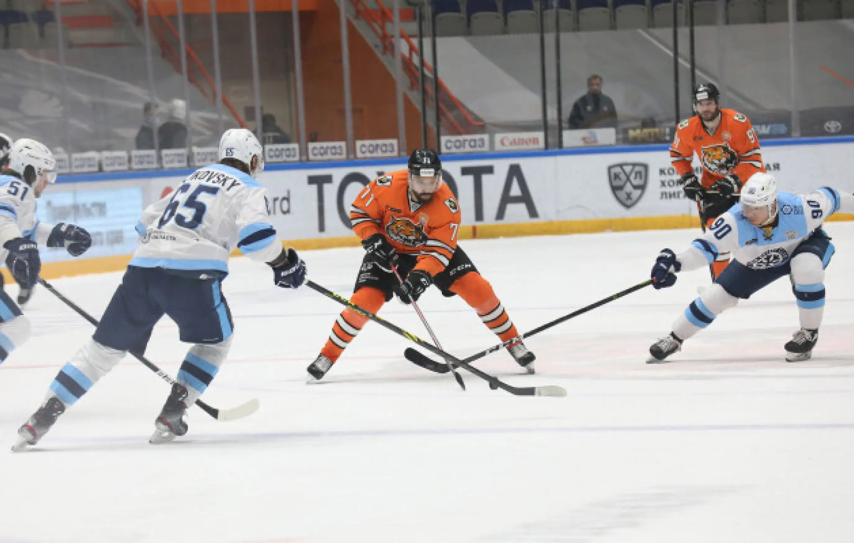 Овертайм решил судьбу матча между «Амуром» и «Сибирью»