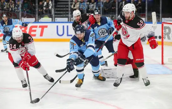 «Сибирь» обыграла по буллитам «Витязь»