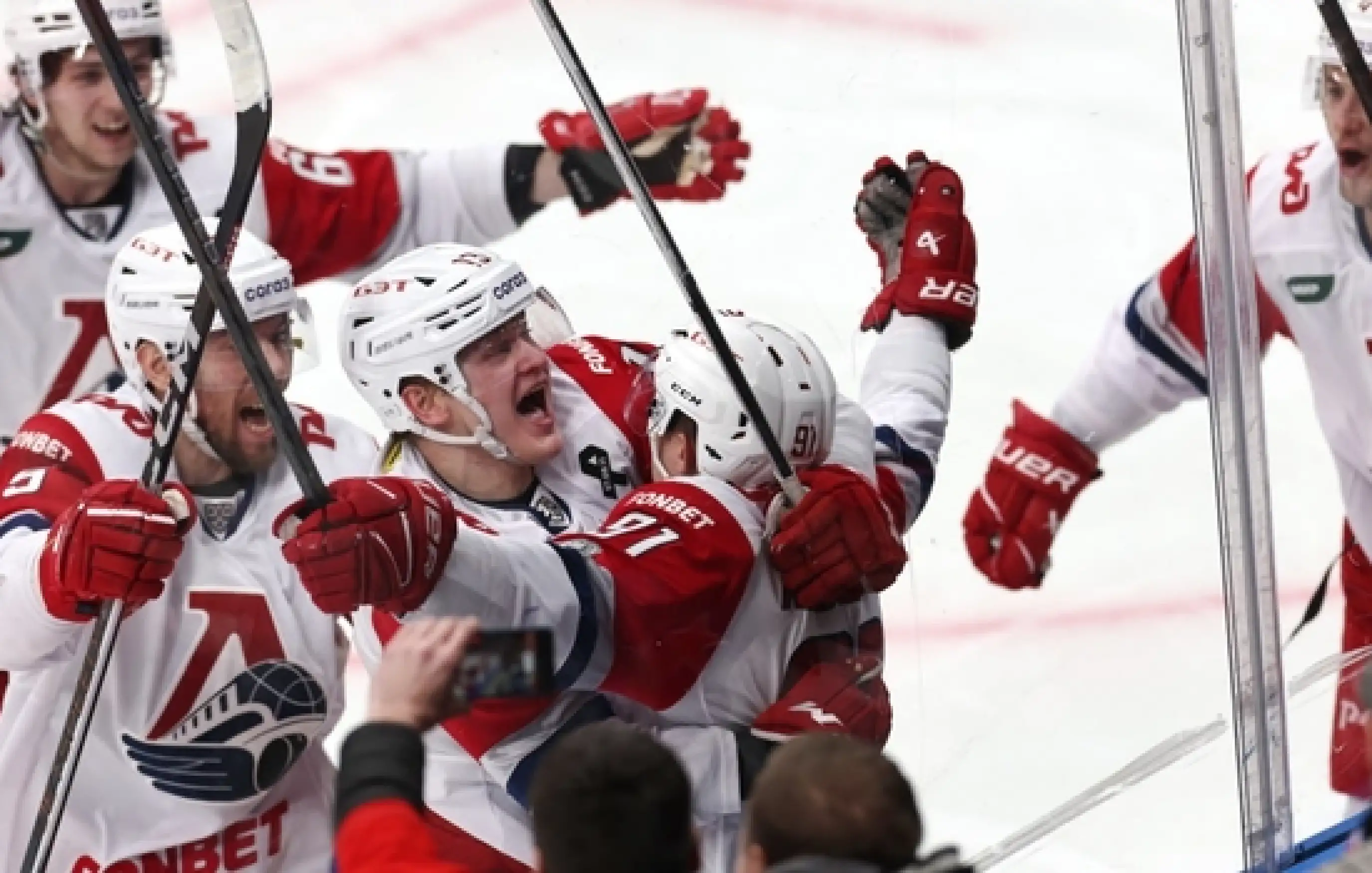 Первым финалистом Кубка Гагарина стал «Локомотив»