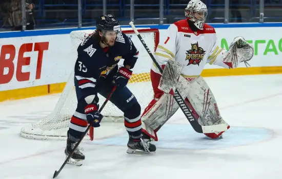 «Металлург» и «Куньлунь» забросили десять шайб на двоих