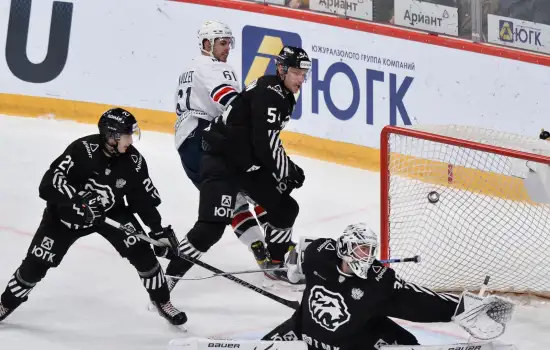 Голы Хабарова и Голдобина принесли «Металлургу» победу над «Трактором»