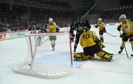 Дубль Гуслистова принес «Северстали» победу над «Трактором»