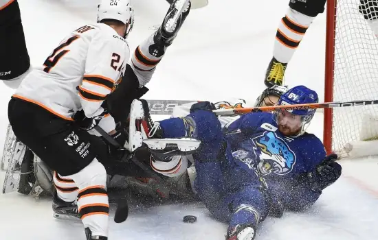 «Амур» переиграл на выезде «Барыс»